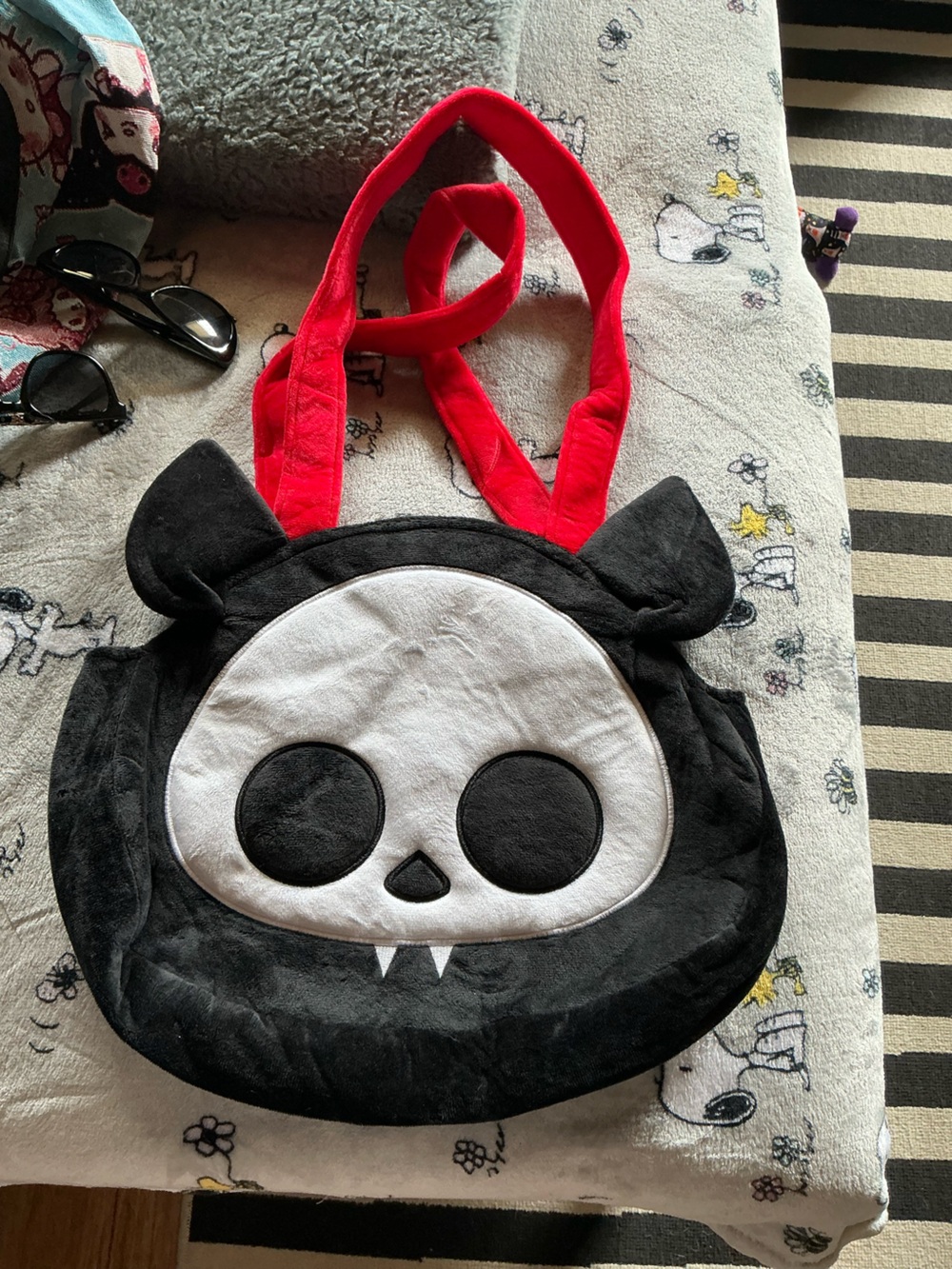 Plush Skull Shoulder Bag in Black and Red - Cute Gothic Style